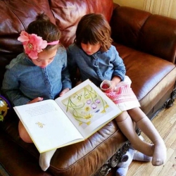 https://whimsicalworldbooks.com/wp-content/gallery/bookthe-little-rose/The_Little_Rose_Fans_NYC.jpg?t=1453076689